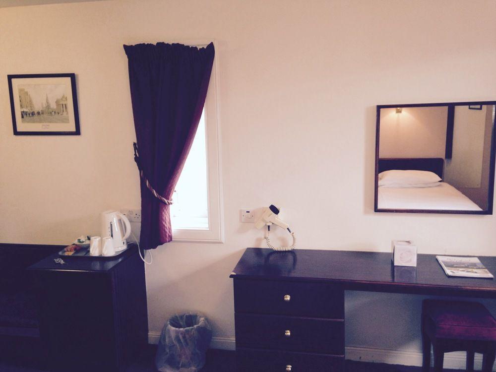 The County Hotel دالكيث المظهر الخارجي الصورة