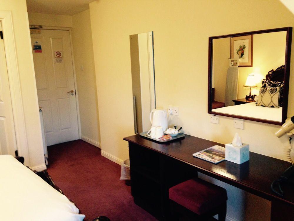 The County Hotel دالكيث المظهر الخارجي الصورة